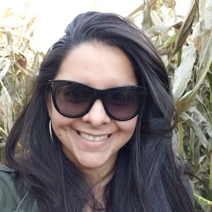 Meet your Posher, Esther